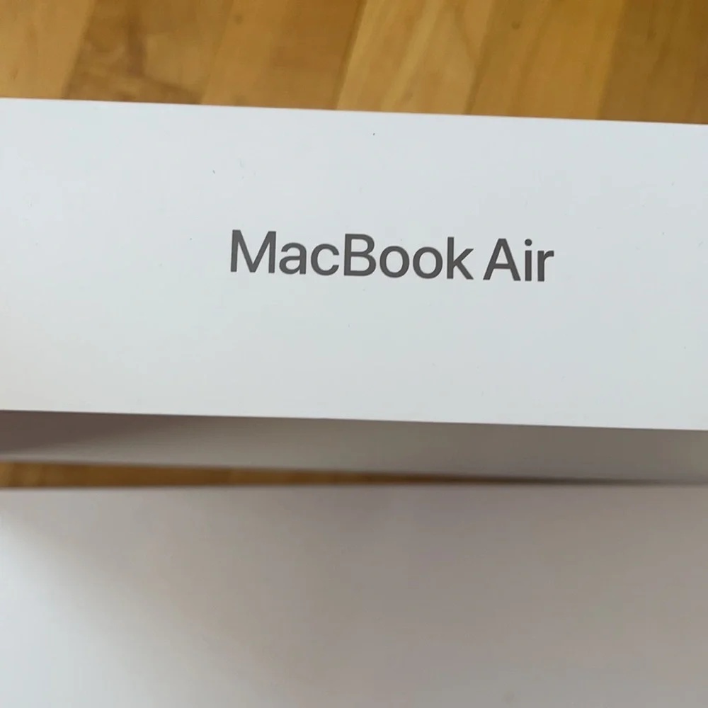 Apple MacBook Air M1 13-inch - BOX ONLY